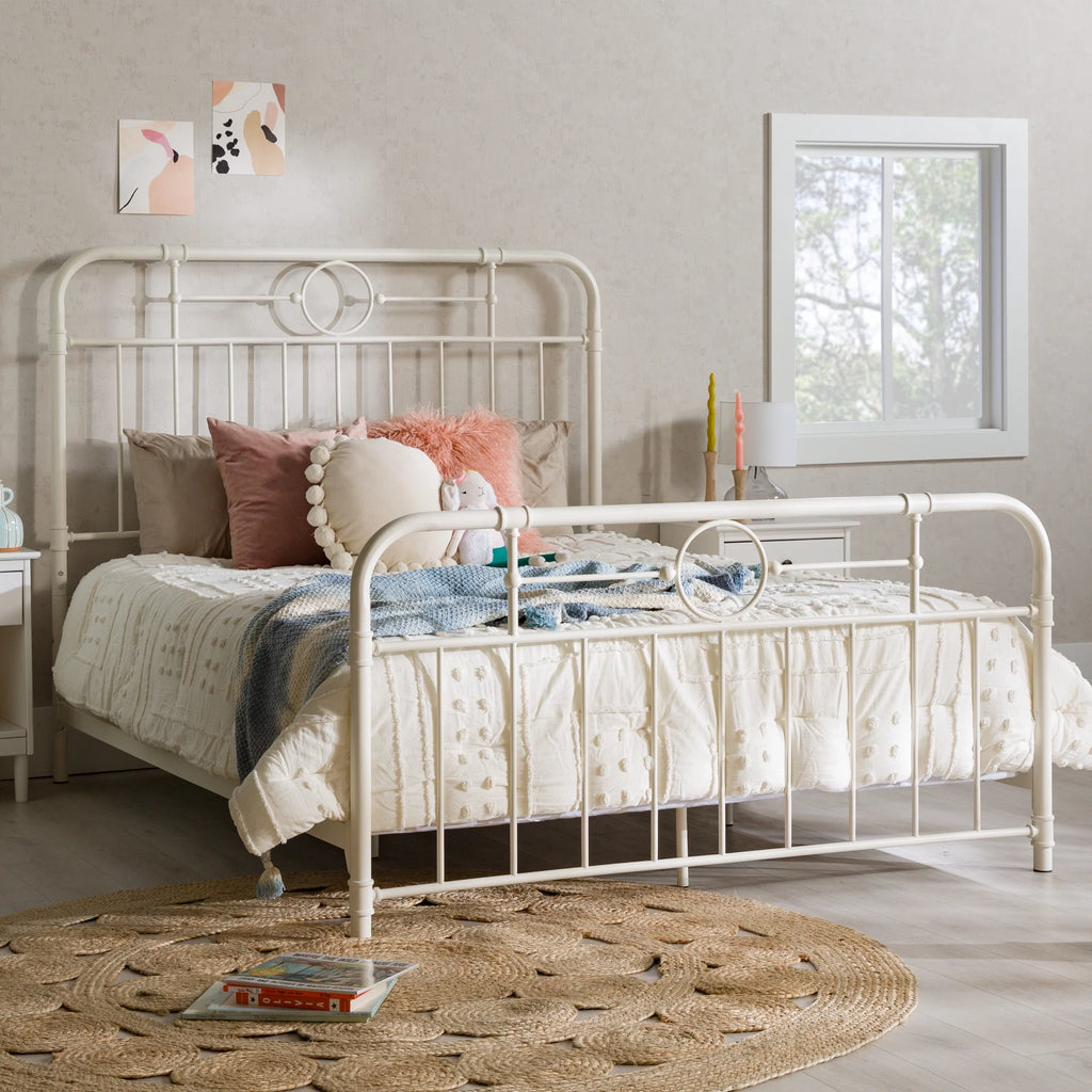 Queen Size Metal Bed I2604