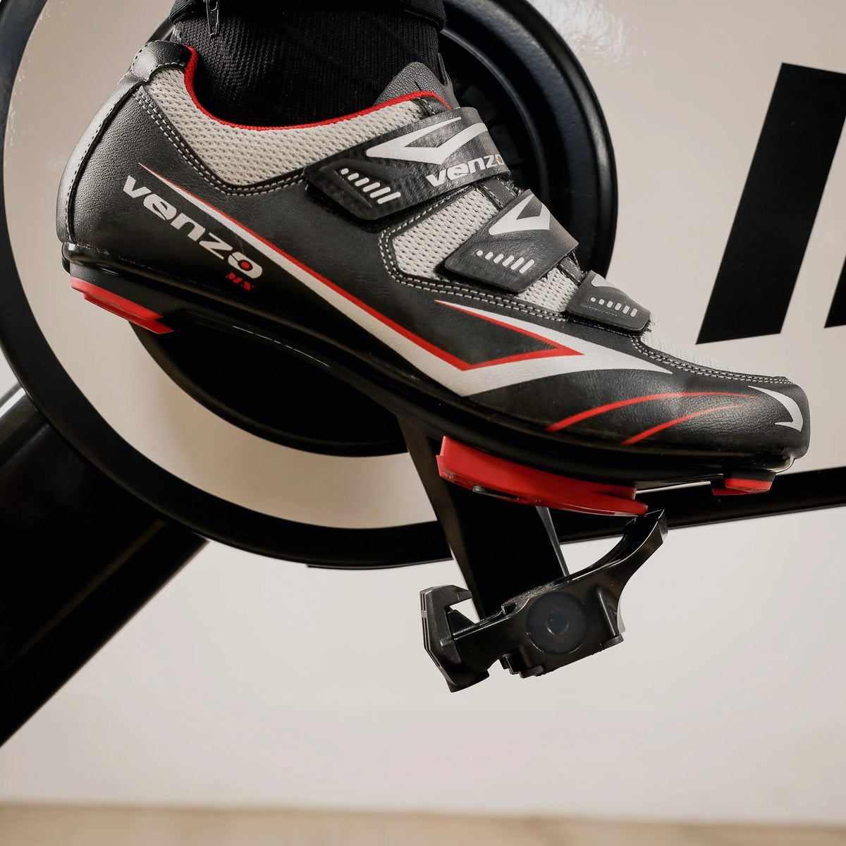 Road Bike Cycling Shoes & Pedals Cleats Q4432