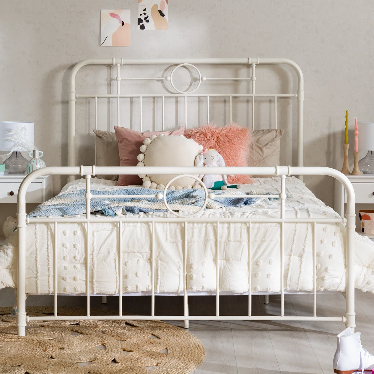 Queen Size Metal Bed I2604